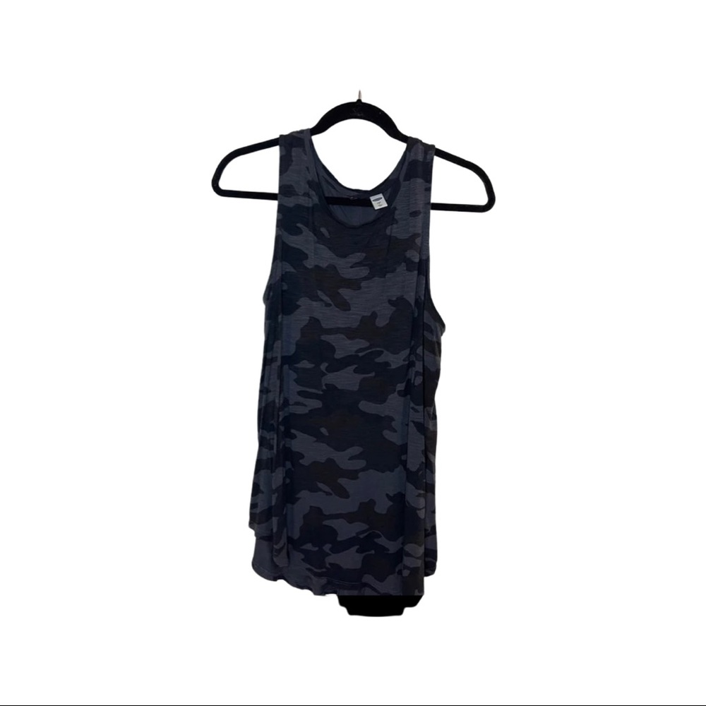 Athletic tank top woman old navy grey camo cami